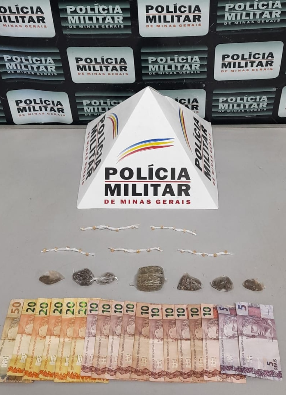 Polícia Militar apreende dois menores suspeitos de envolvimento com tráfico de drogas no bairro São Paulo, em Pará de Minas