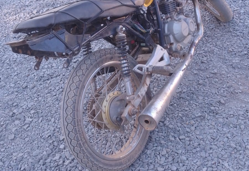 PM apreende motocicleta com sinais de adulteração no povoado de Catita.