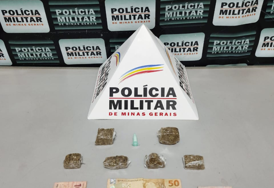 Rapaz é preso no bairro Recanto da Lagoa após ser denunciado por tráfico de drogas