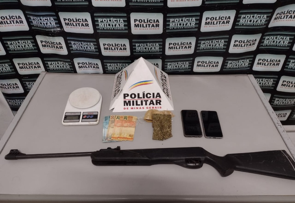 Rapaz é preso no bairro Providência com um tablete de aproximadamente 120 gramas de maconha e uma espingarda de pressão