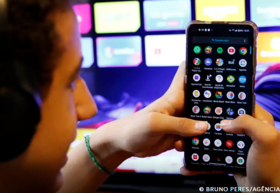 Aumenta o número de denúncias de pedofilia na internet feitas pelo Disque 100 no mês de agosto