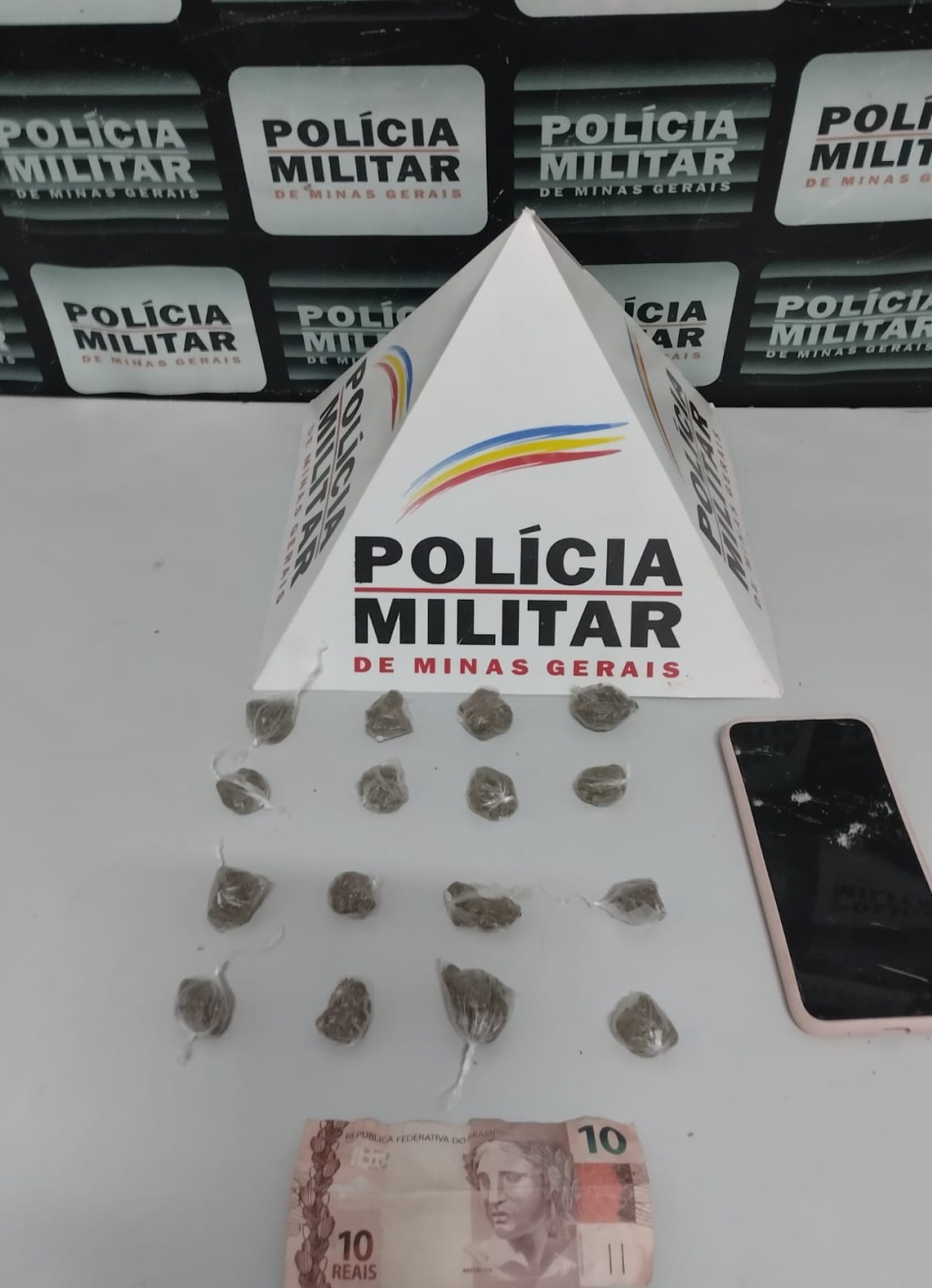 SUSPEITOS POR TRÁFICO SÃO PRESOS NO BAIRRO SANTOS DUMONT.