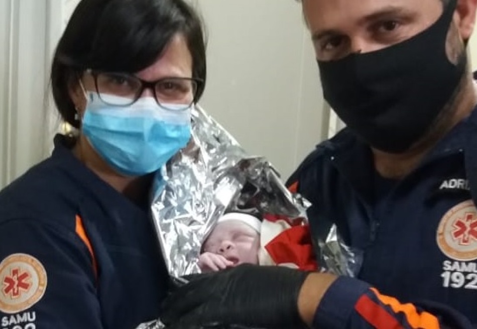 Equipe do Samu realiza parto dentro de ambulância no distrito de Carioca