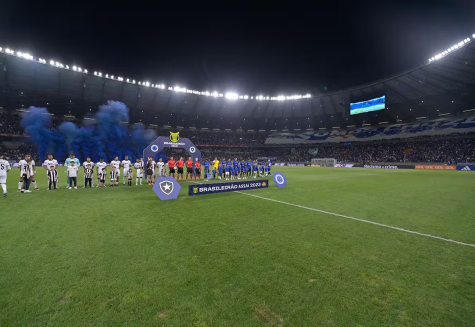 CRUZEIRO ENCERRA SEQUÊNCIA NEGATIVA EM RETORNO AO MINEIRÃO.