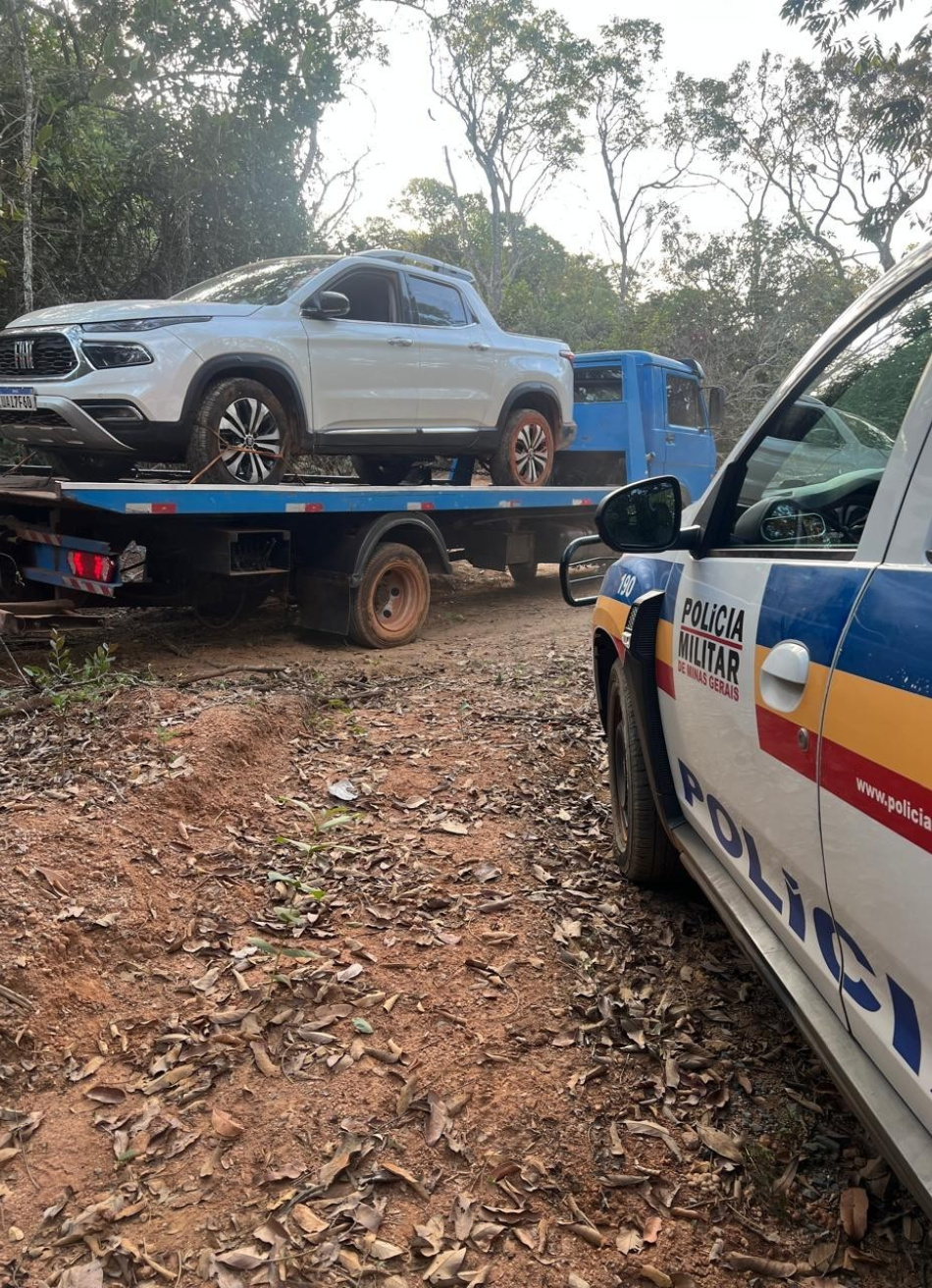 Papagaios – Polícia Militar recupera veículo roubado em Pitangui
