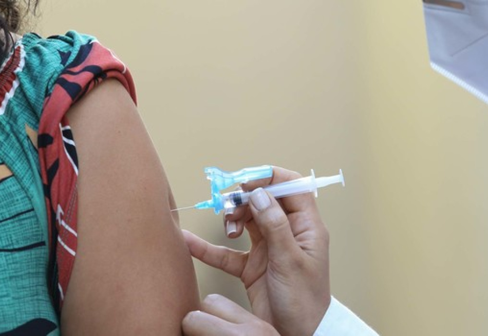 Ministério da Saúde decide reduzir intervalo de aplicação da dose de reforço contra a Covid-19