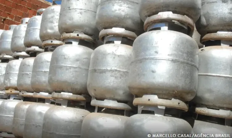 Auxílio Gás: Beneficiários com NIS final 6 recebem nesta segunda (27)