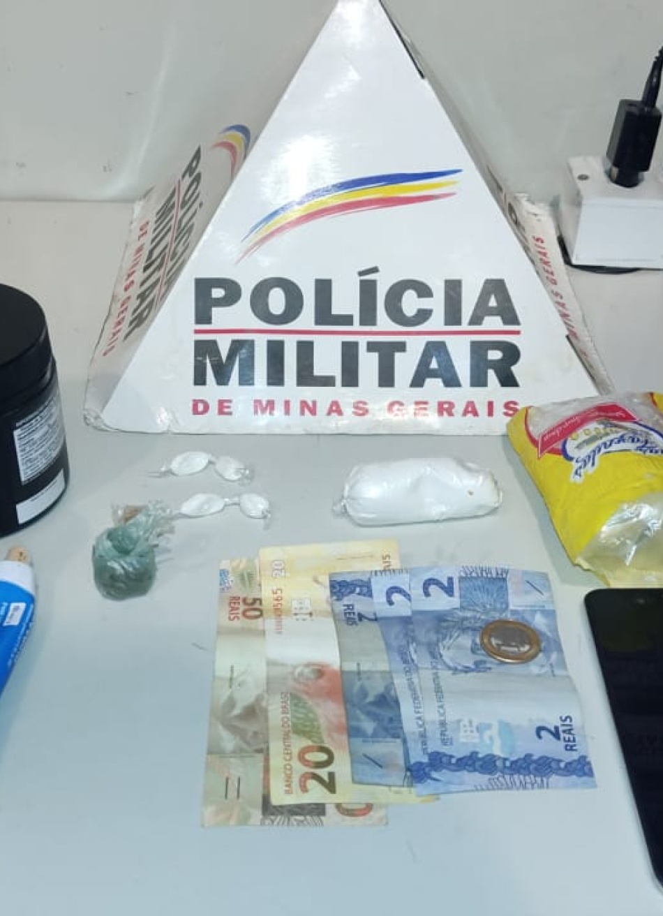 Rapaz de 23 anos é preso em Divinópolis acusado de envolvimento com o tráfico de drogas