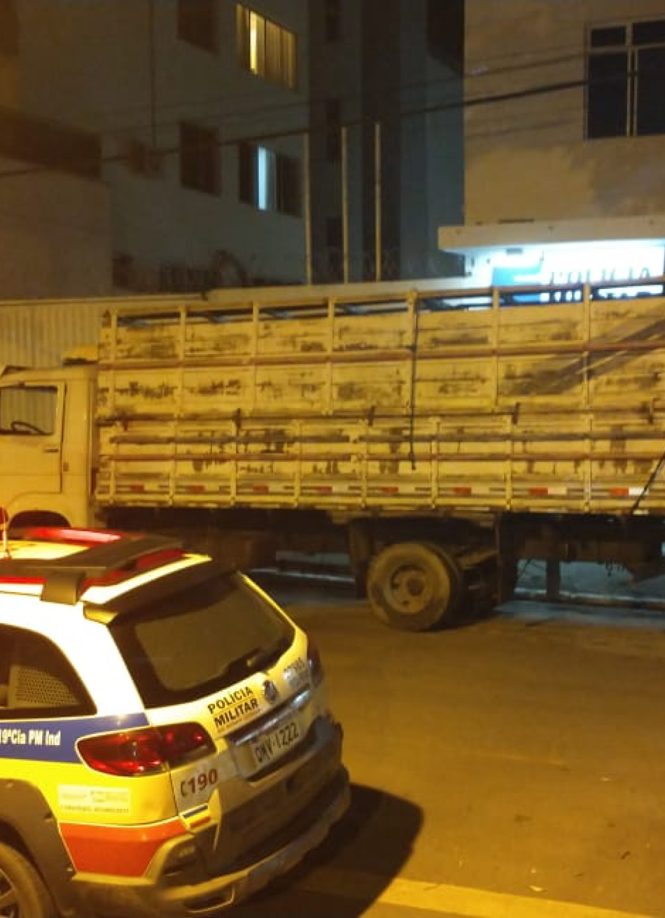 Polícia Militar apreende em Igaratinga caminhão com vários indícios de adulteração