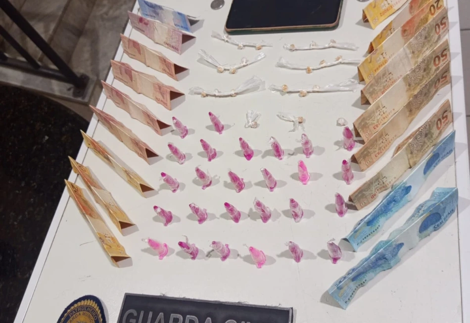 Guarda Civil Municipal de Nova Serrana detém dois indivíduos suspeito por tráfico de drogas no Bairro Industrial