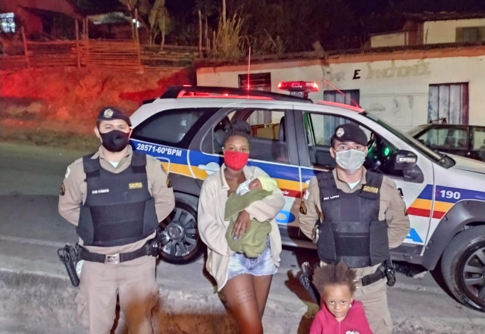 Militares salvam bebê recém nascido que se engasgou em Leandro Ferreira