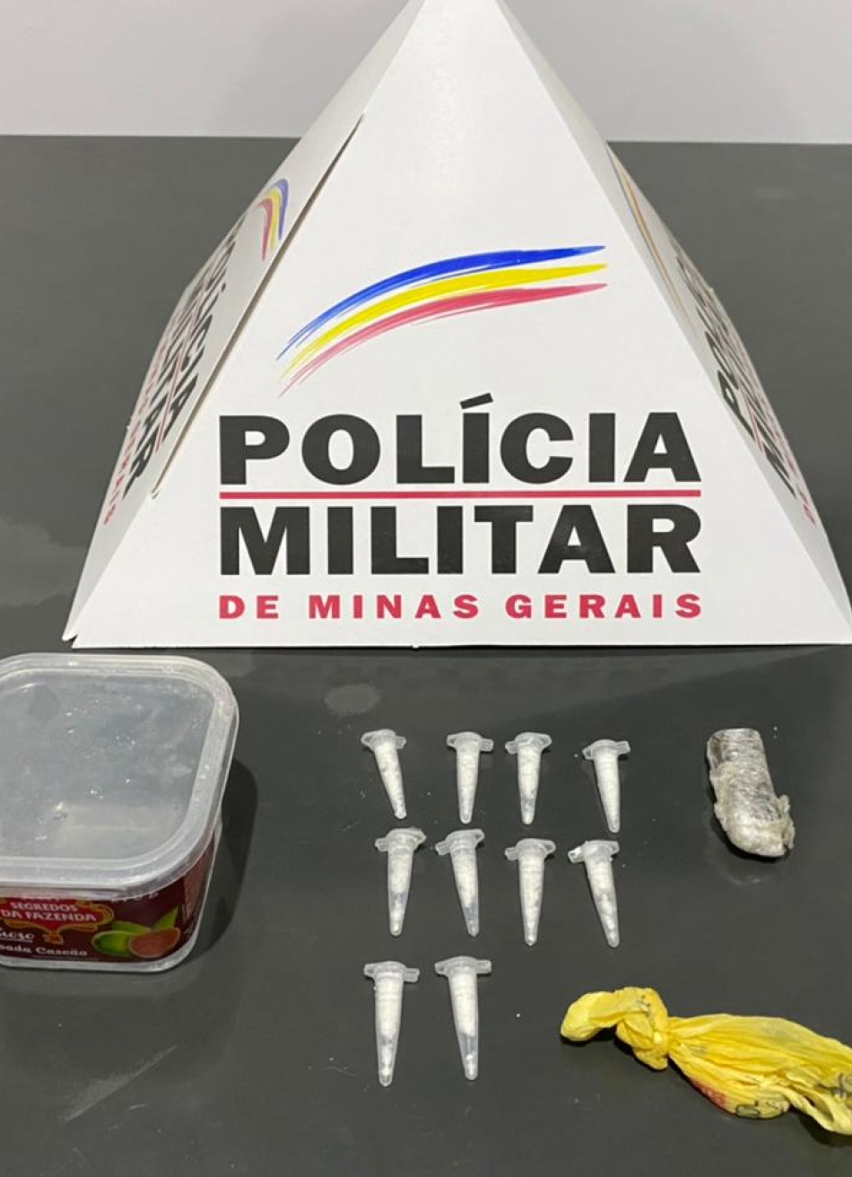 Menor de 16 anos é detido pela Polícia Militar em Papagaios acusado de envolvimento no tráfico de drogas