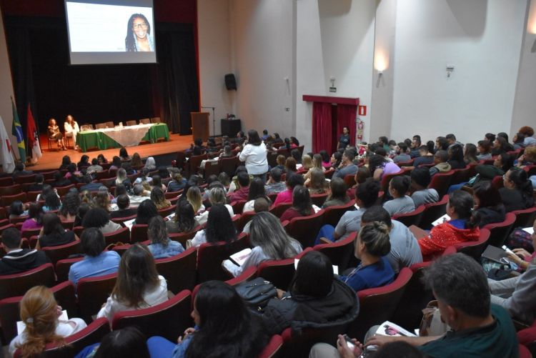 1º Fórum de Combate à Violência Contra Meninas e Mulheres Reúne Autoridades e Sociedade em Pará de Minas