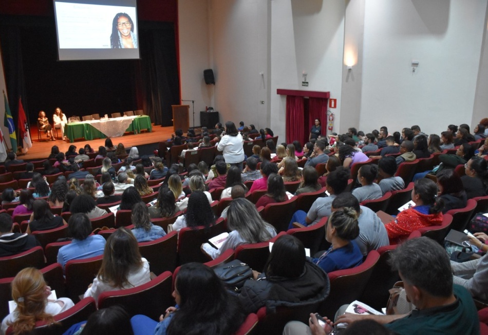 1º Fórum de Combate à Violência Contra Meninas e Mulheres Reúne Autoridades e Sociedade em Pará de Minas