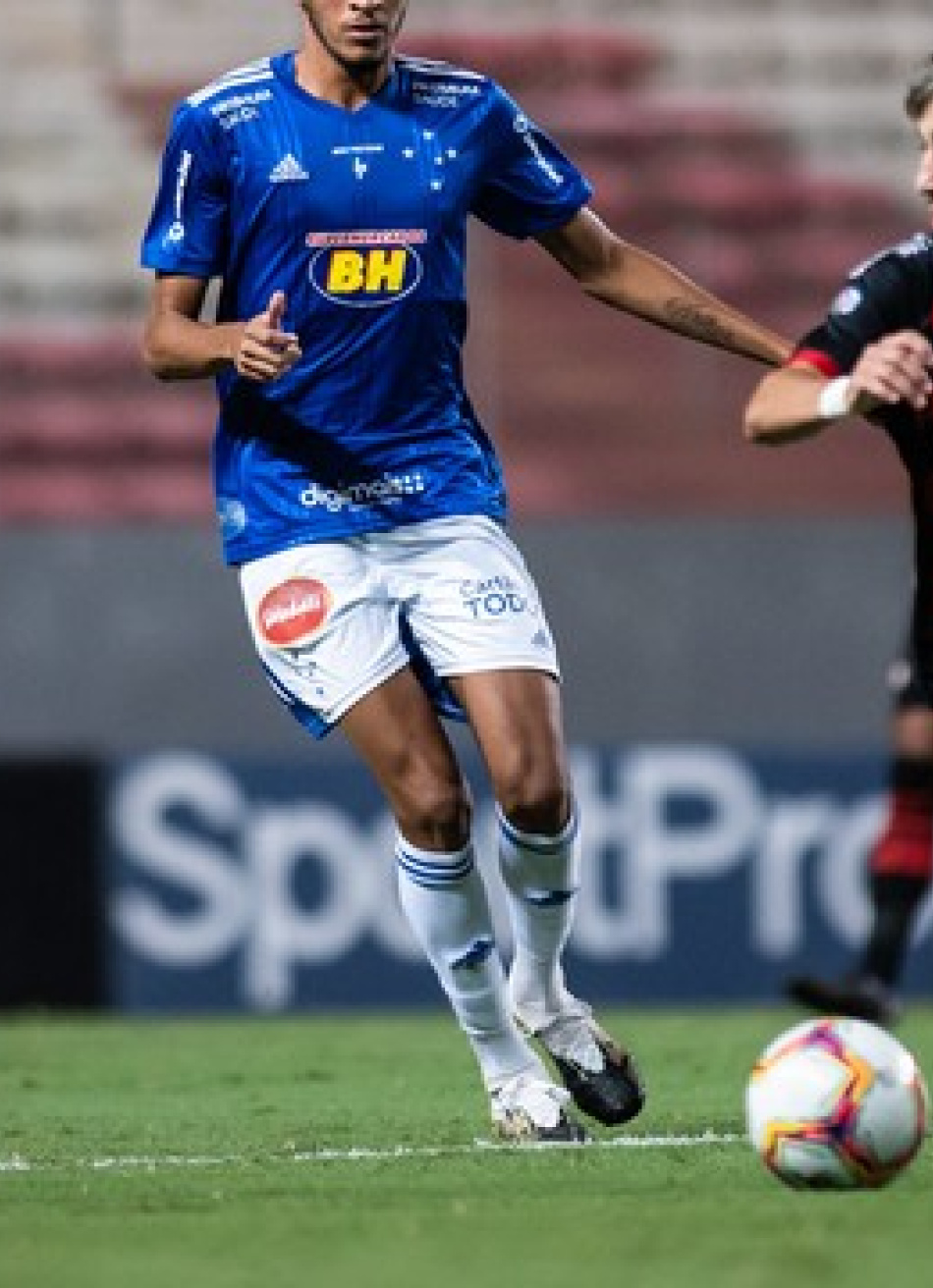 Cruzeiro perde para o lanterna Oeste e distância do G-4 agora é de oito pontos