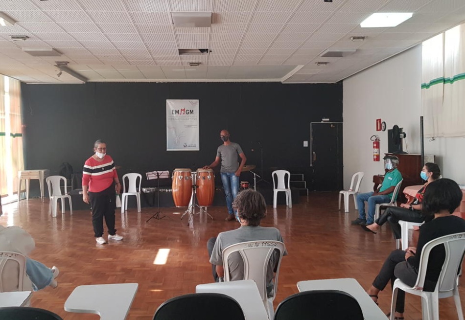 Escola de Música Geraldo Martins passa a oferecer a musicoterapia à população de Pará de Minas