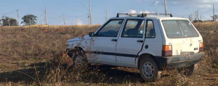 Polícia Militar recupera carro com registro de roubo em Nova Serrana/MG