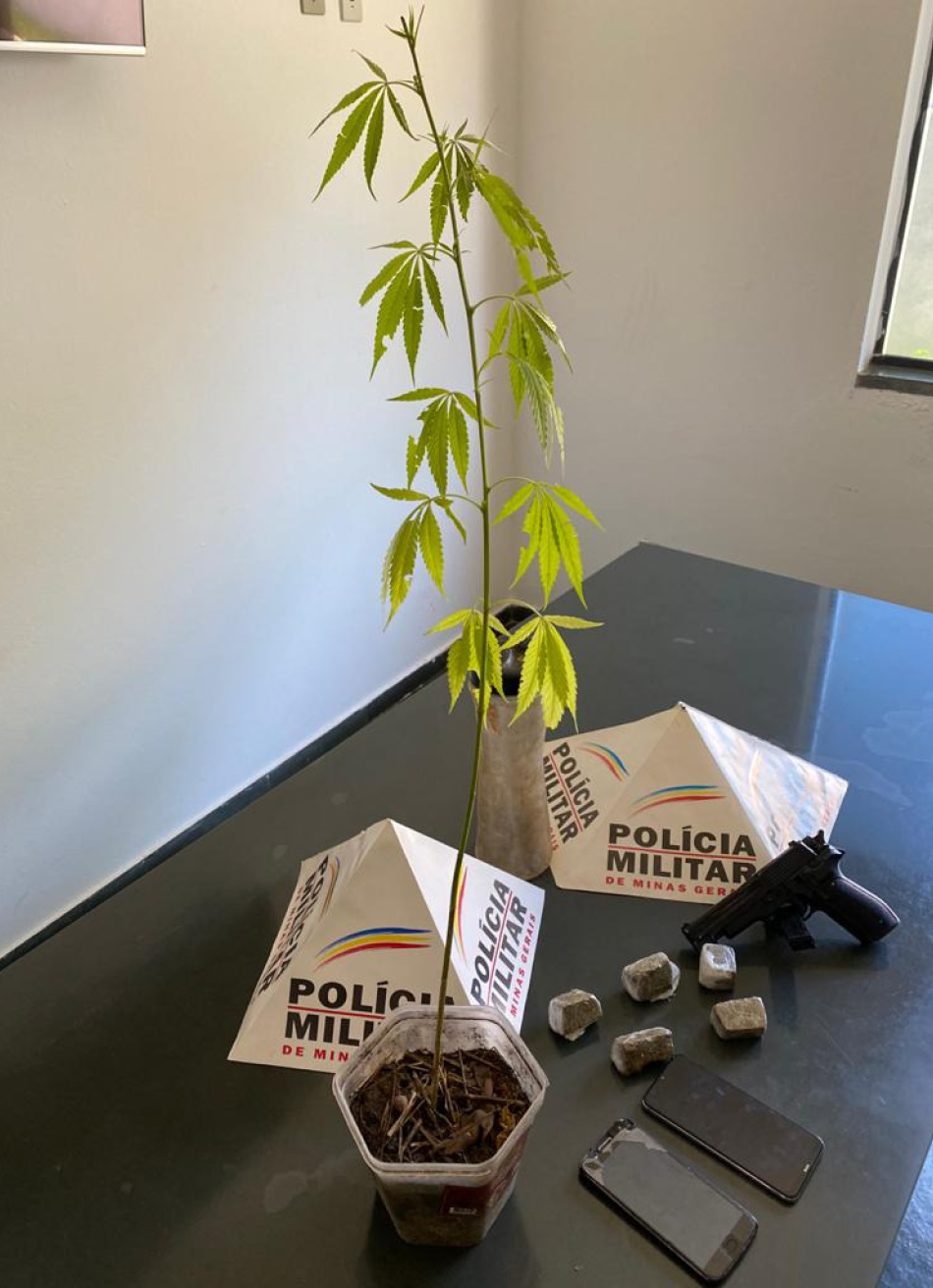 Polícia Militar prende casal em Papagaios acusado de tráfico de drogas