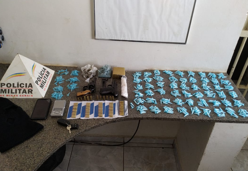 Menor de 17 anos é preso em Itaúna com grande quantidade de droga na mochila