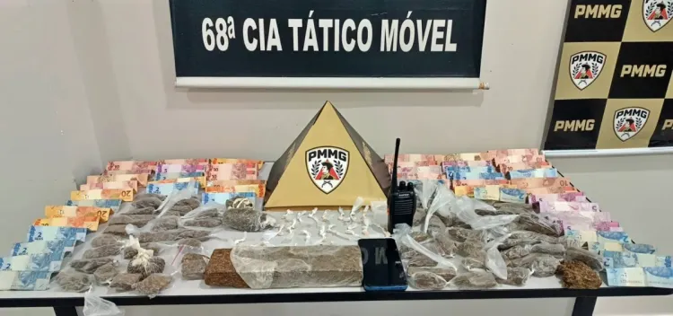 POLÍCIA MILITAR APREENDE GRANDE QUANTIDADE DE DROGAS E PRENDE DOIS SUSPEITOS POR TRÁFICO EM NOVA SERRANA