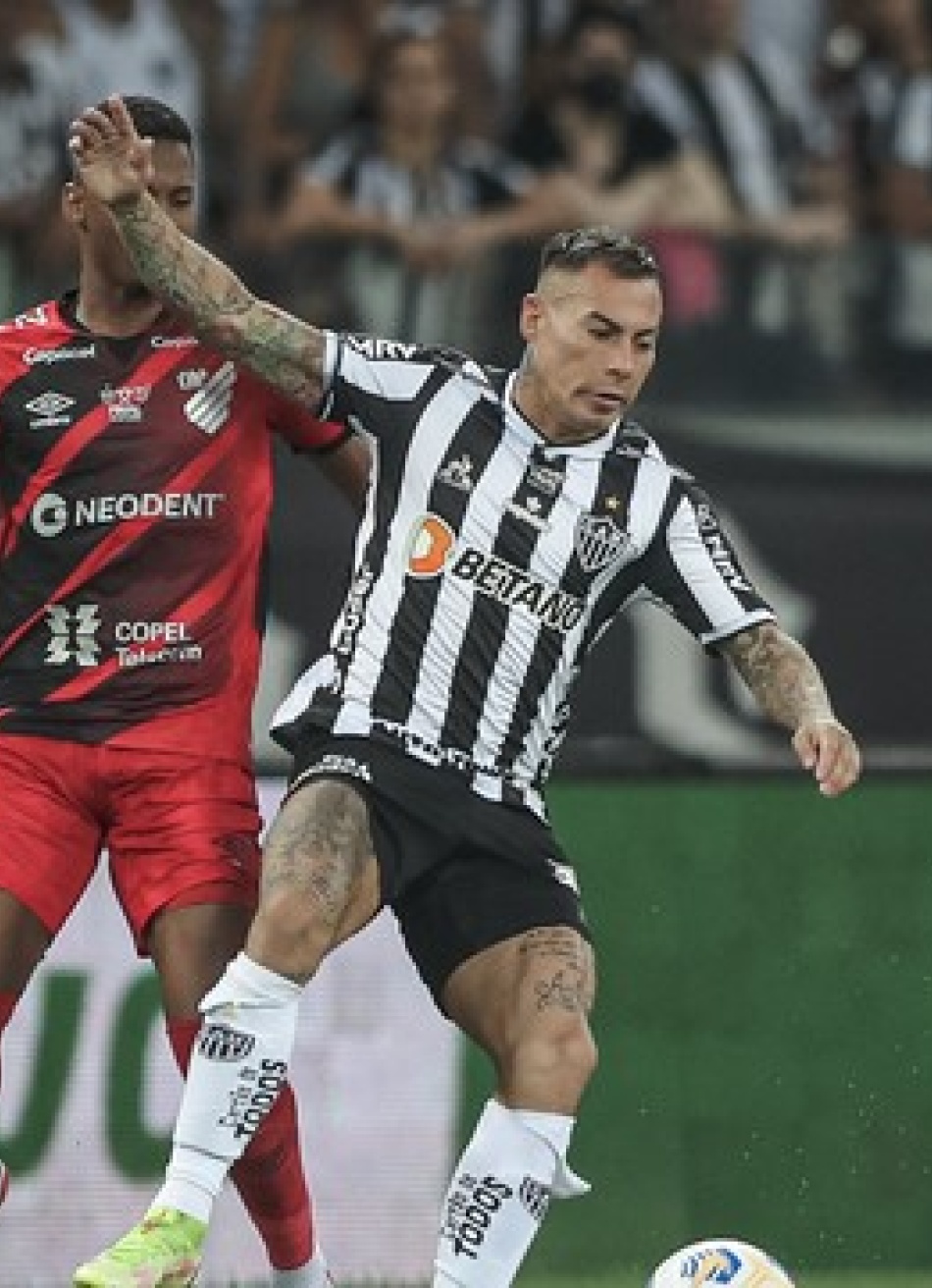 Atlético goleou o Athletico Paranaense e ficou bem próximo do título da Copa do Brasil