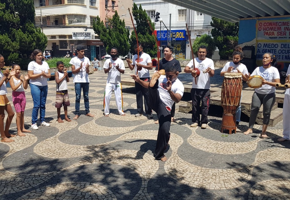 Evento realizado neste sábado na Praça da Matriz abriu oficialmente o mês da Consciência Negra em Pará de Minas