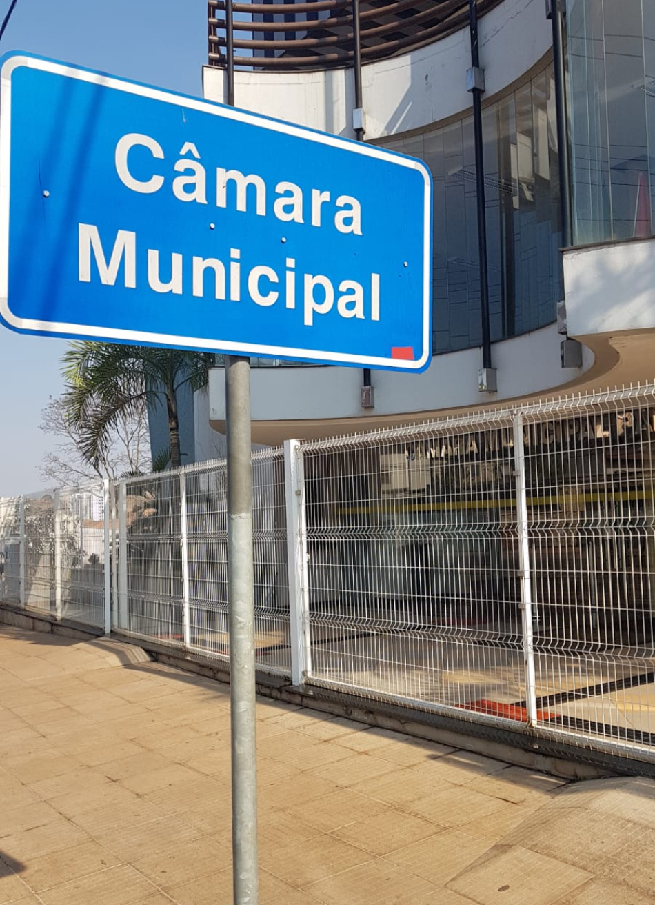 Vereadores aprovam projeto que torna efetivo cargos de funcionários concursados