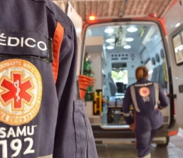 Acidente de moto deixa homem inconsciente no Santos Dumont