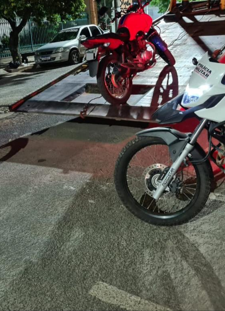 Polícia Militar de Bom Despacho prende jovem de 18 anos por direção perigosa