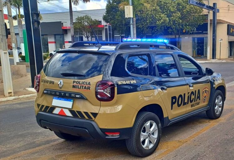 NOVA SERRANA/MG – POLÍCIA MILITAR CAPTURA MULHER FORAGIDA DA JUSTIÇA