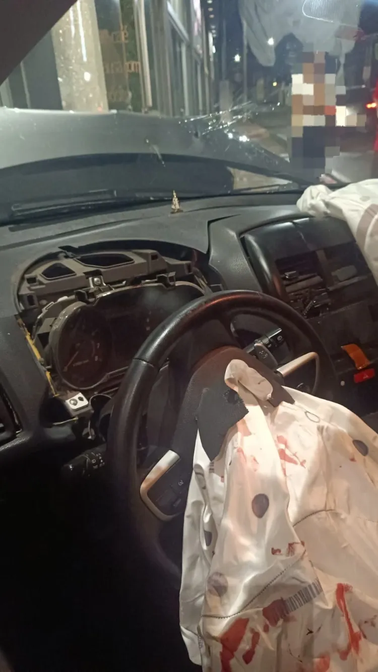 Homem perde o controle e invade comércio no centro de Pará de Minas