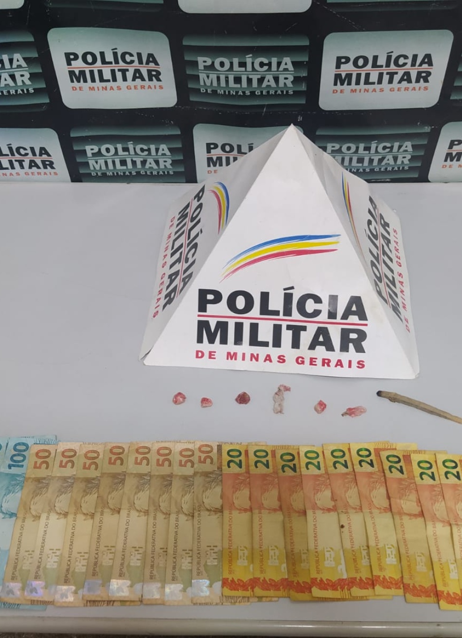 Trio é preso no bairro Santos Dumont com seis pedras de crack e um cigarro de maconha