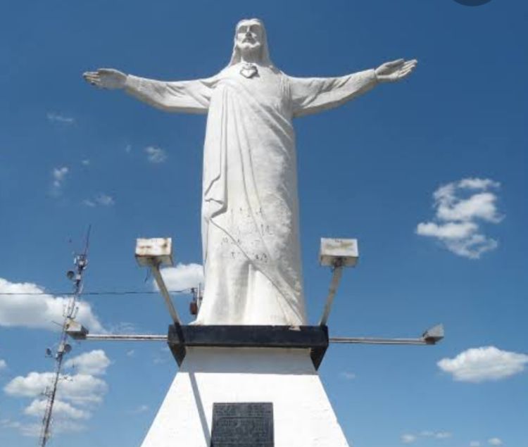 Rapaz é preso pela Polícia Militar no mirante do Cristo com um cigarro de maconha