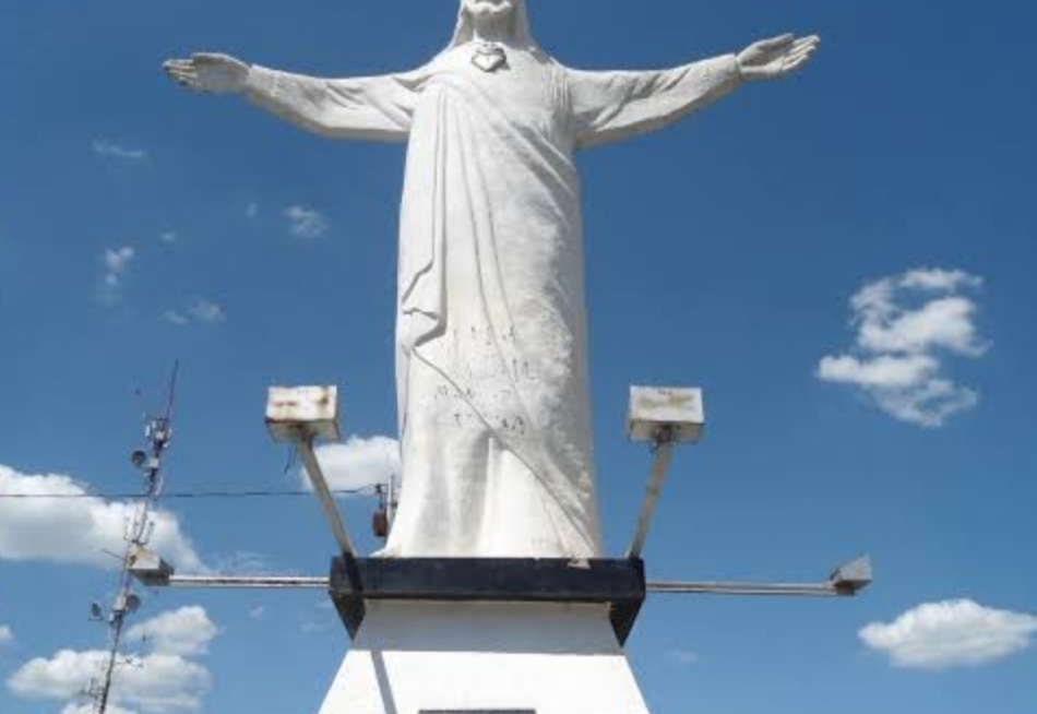 Rapaz é preso pela Polícia Militar no mirante do Cristo com um cigarro de maconha