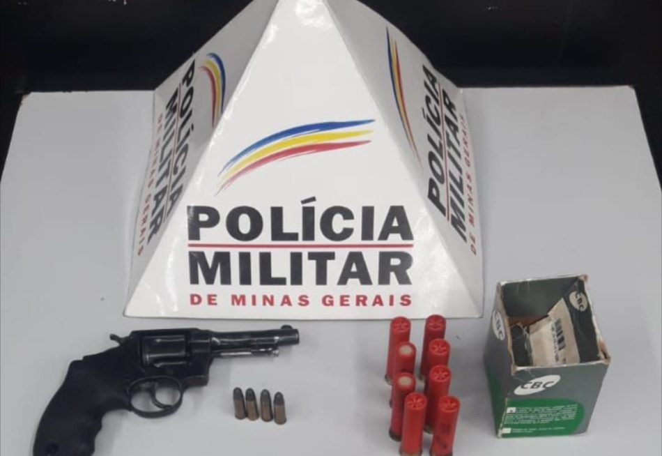 Homem é preso em Itaúna depois de ameaçar pessoas com uma arma de fogo