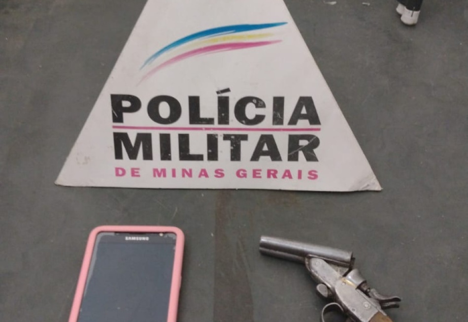 Homem é preso pela Polícia Militar em Bom Despacho com uma garrucha calibre 22