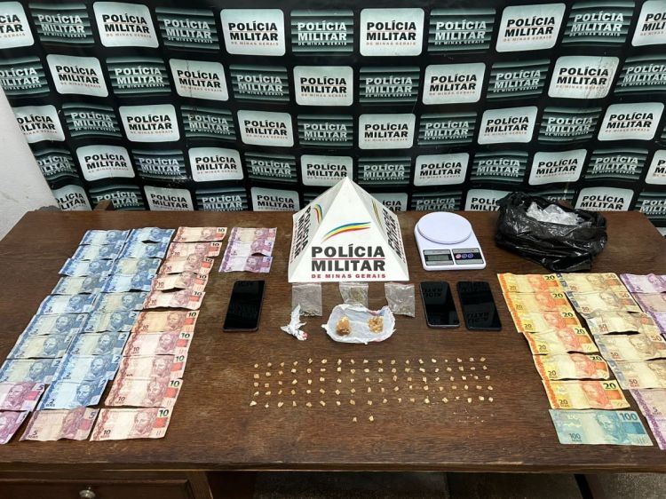 Polícia Militar prende mulher suspeita de envolvimento com o tráfico de entorpecentes no bairro Santos Dumont