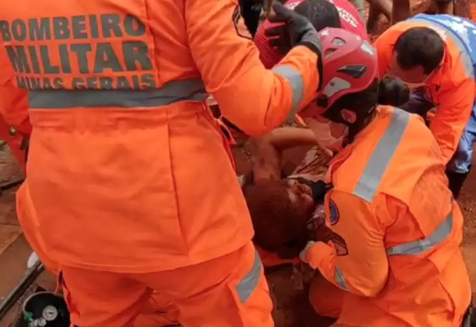 Criança de seis anos é resgatada pelo Corpo de Bombeiros em Uberaba após cair em um buraco de 2,5m