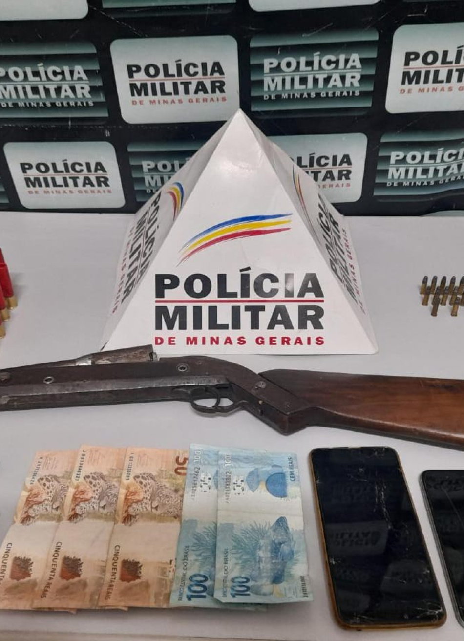 Polícia prende dupla denunciada por tráfico de drogas no bairro Coração de Jesus