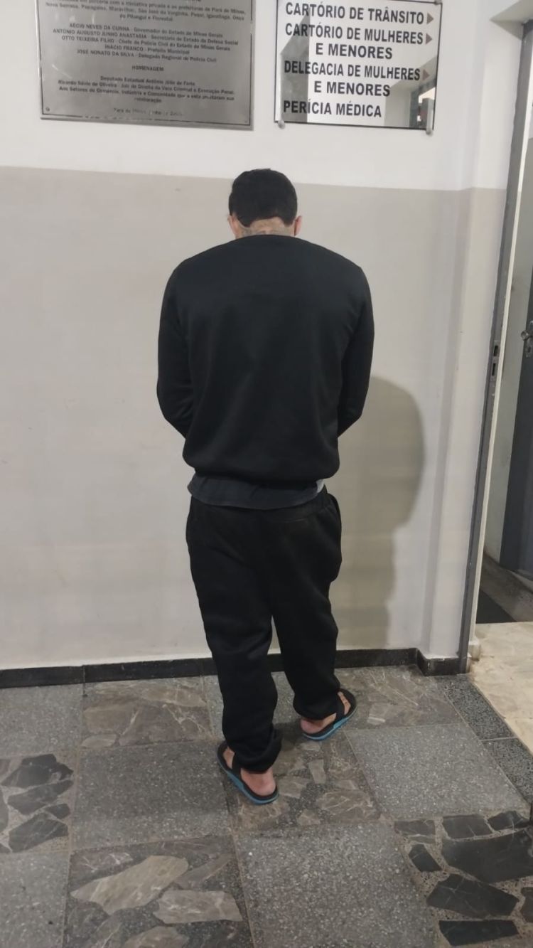 Guarda Civil Municipal prende homem em flagrante por agressão à companheira no terminal rodoviário de Pará de Minas