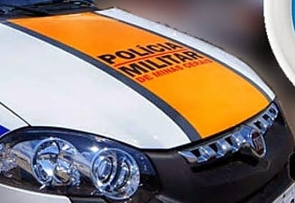 Com sintomas de embriaguez, homem fica ferido após colidir seu carro com um ônibus em Pará de Minas