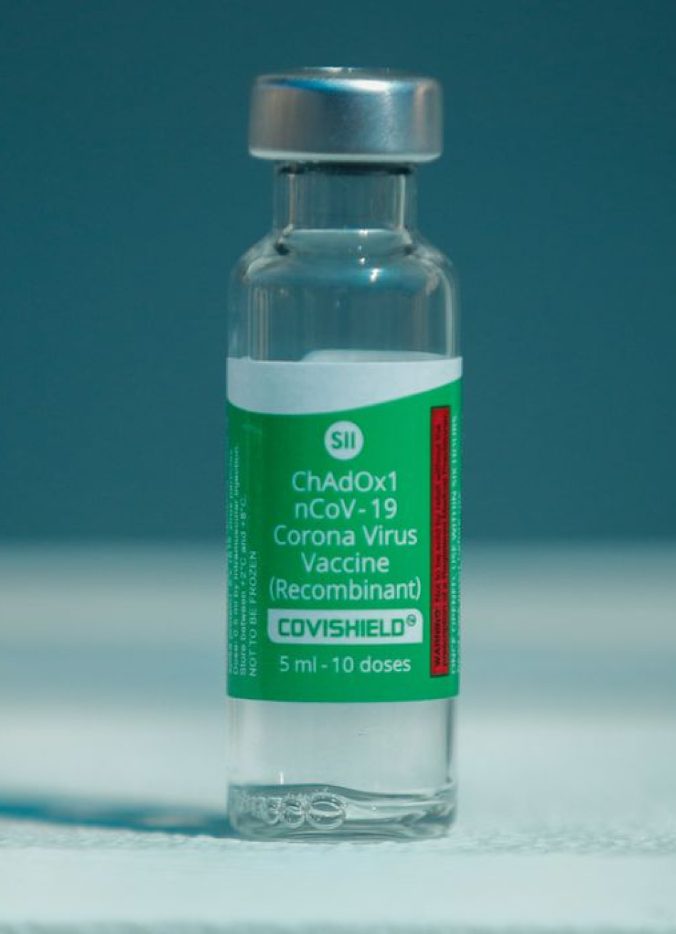 Primeiro lote do IFA para vacina da Fiocruz chega neste sábado ao Brasil