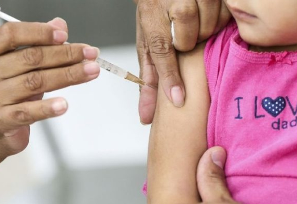 Criança de quatro meses é vacinada por engano em Juiz de Fora com vacina da Coronavac contra a Covid-19