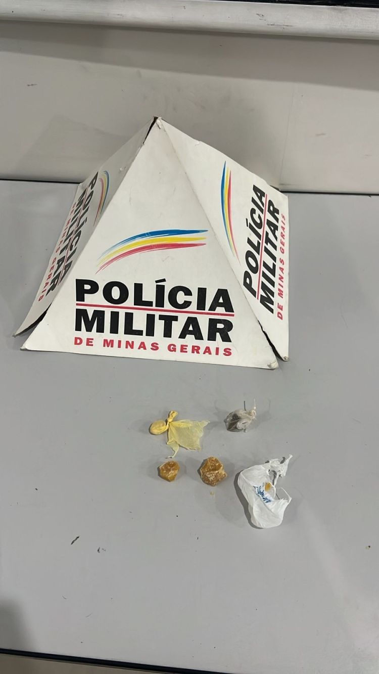 Polícia Militar prende dois homens por tráfico de drogas e lesão corporal em Nova Serrana (MG)