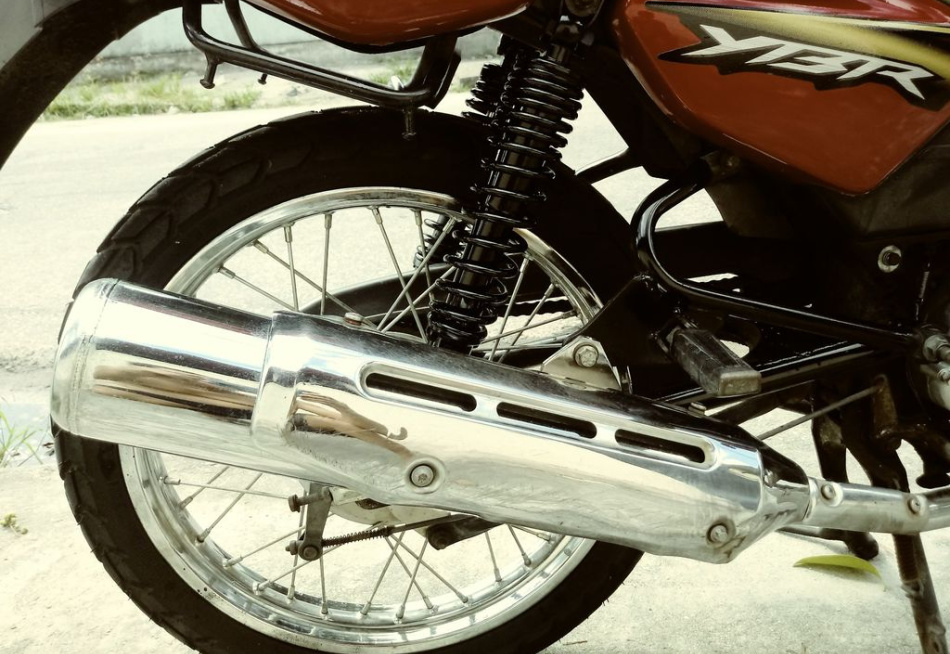 Polícia Militar recupera no Distrito de Torneiros uma moto roubada em Pará de Minas