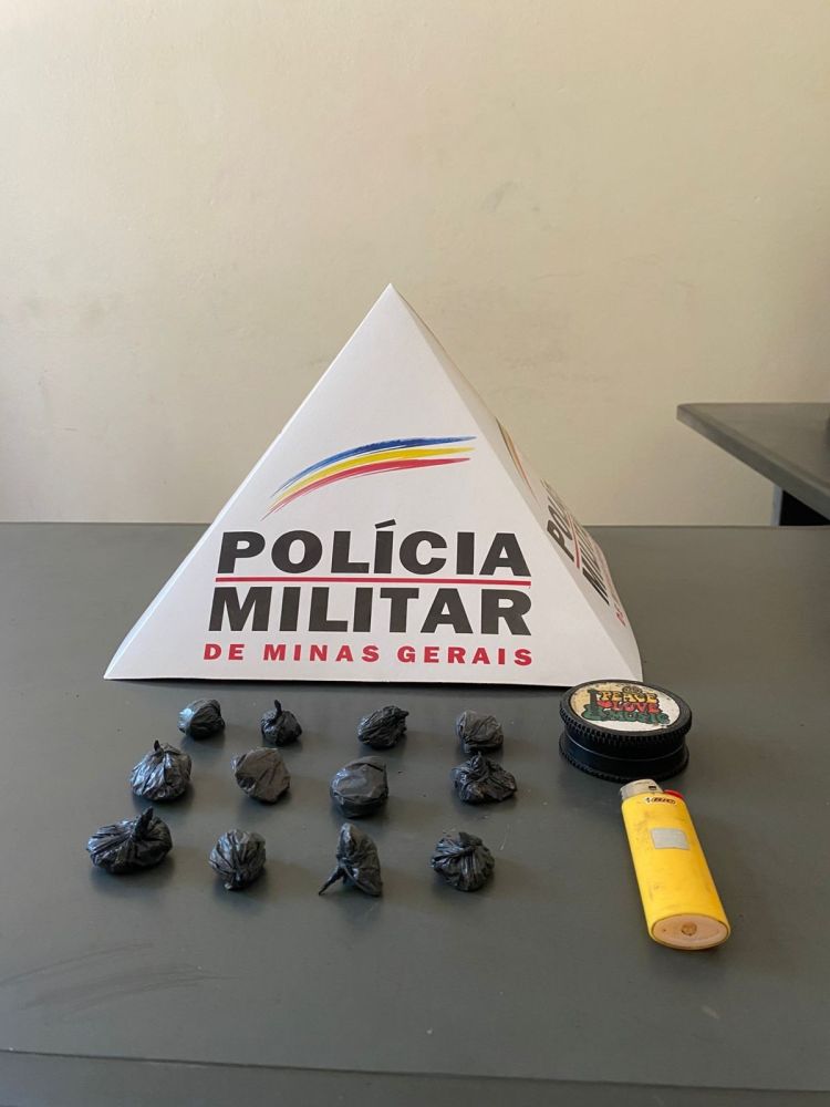 "PM de Pará de Minas prende foragido com mandado de prisão em aberto no bairro Walter Martins"