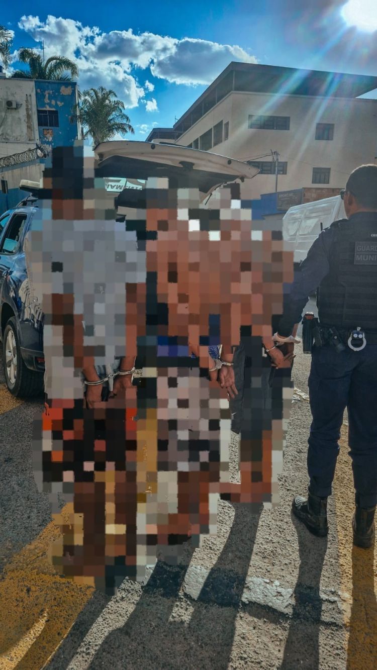 AÇÃO RÁPIDA DA GCM APÓS DISPAROS EM VIATURA TERMINA COM 4 PRESOS E APREENSÃO DE GRANDE QUANTIDADE DE ENTORPECENTES.