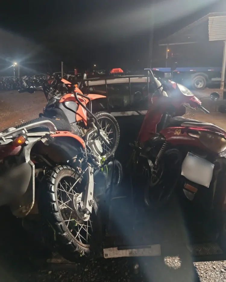 GCM localiza motocicletas furtadas e apreende armas artesanais em área de mata em Pará de Minas