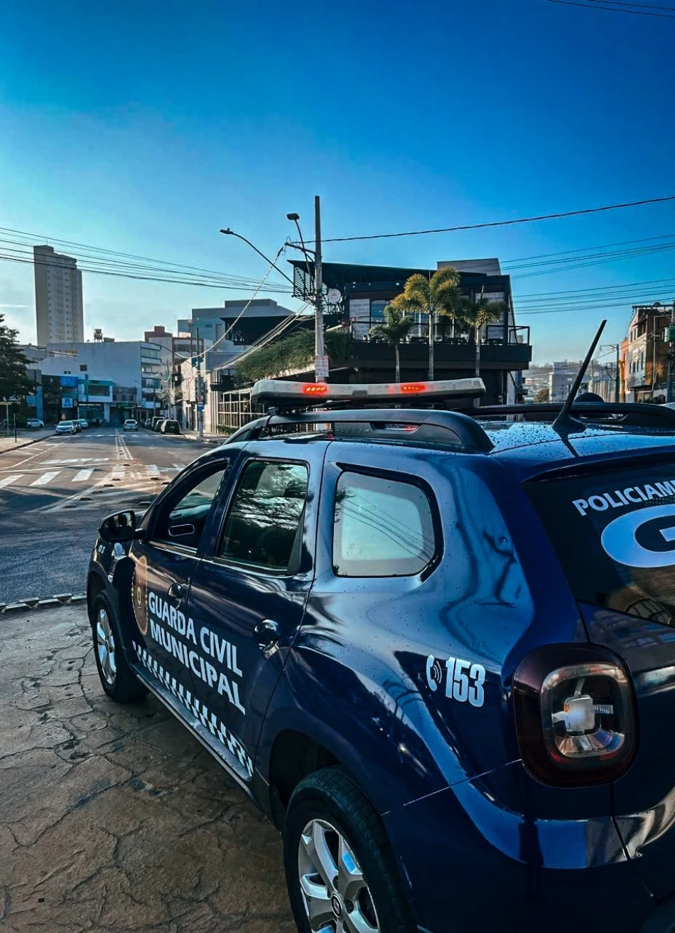 Guarda Municipal prende dois homens por agressão e ameaça a comerciante