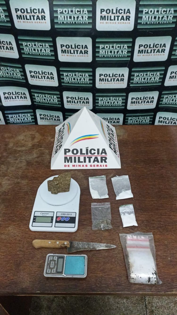PM localiza drogas em mata na Vila Nossa Senhora Aparecida em Pará de Minas